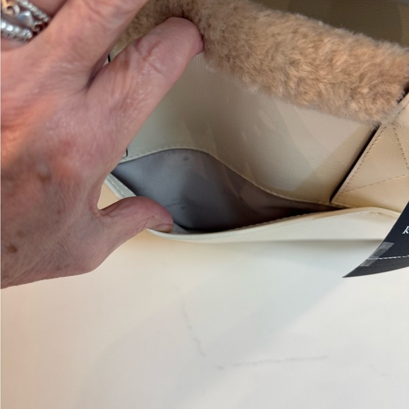 π€ NWT KATE SPADE CREAM PATENTED LEATHER NEW YORK JETT FAUX SHEARING TOTE! - Picture 8 of 14